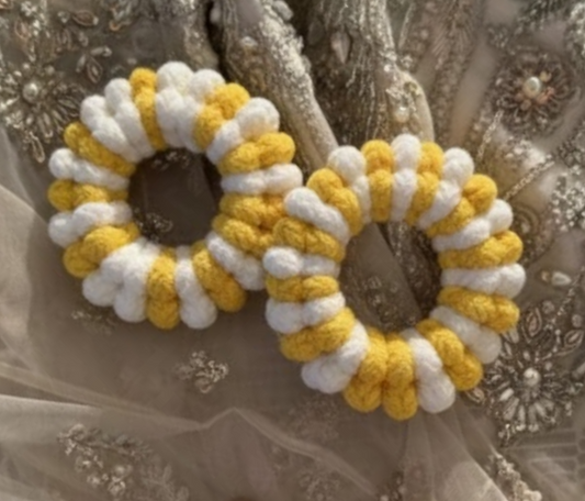 Yellow and White Color Crochet Gajras | Two Color Crochet Gajras